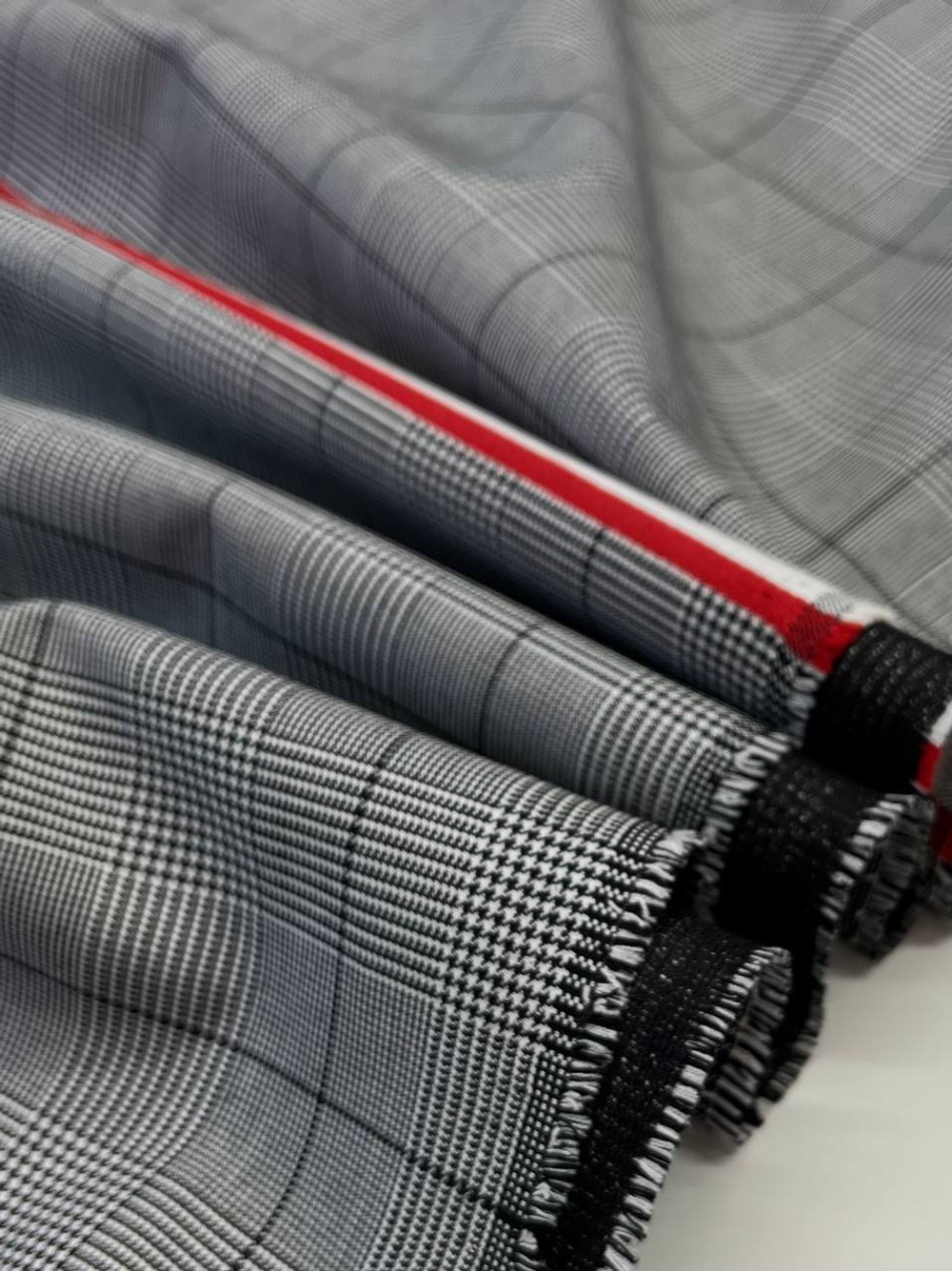 Курточно-плащевая ткань хлопок с ацетатом Thom Browne в черно-белую клетку с пье-де-пуль с полосками