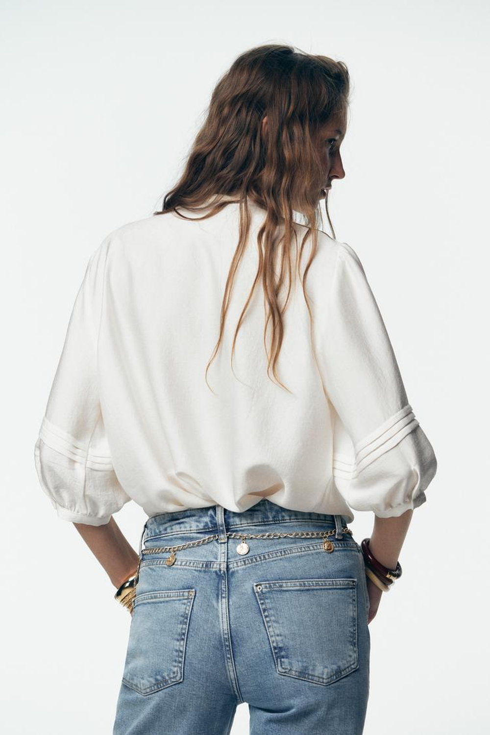 ZARA БЛУЗА ИЗ КРЕПА С ЗАЩИПАМИ, ЭКРЮ