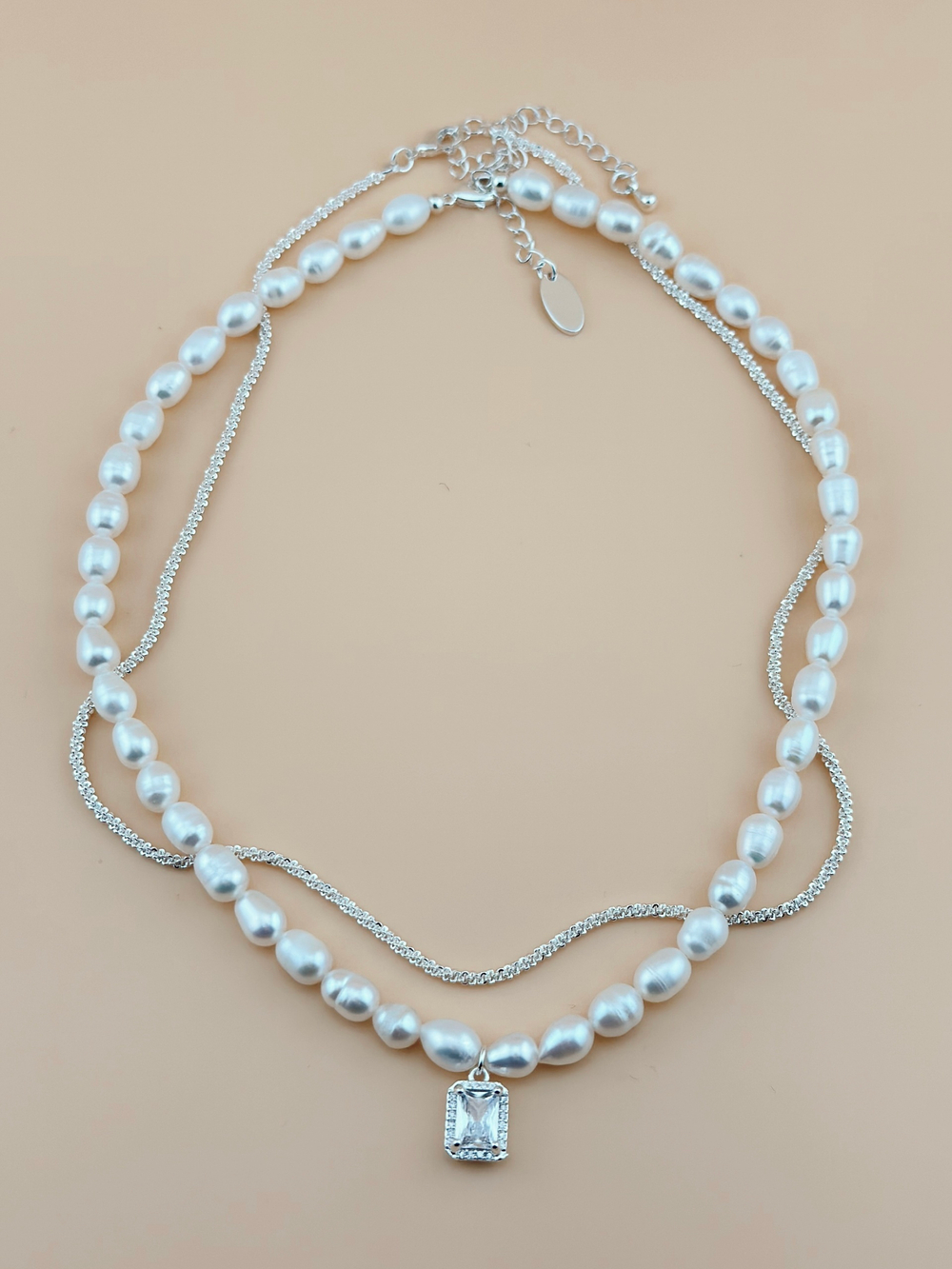 Колье жемчужное с доп. цепочкой и подвеской в виде белого кристалла