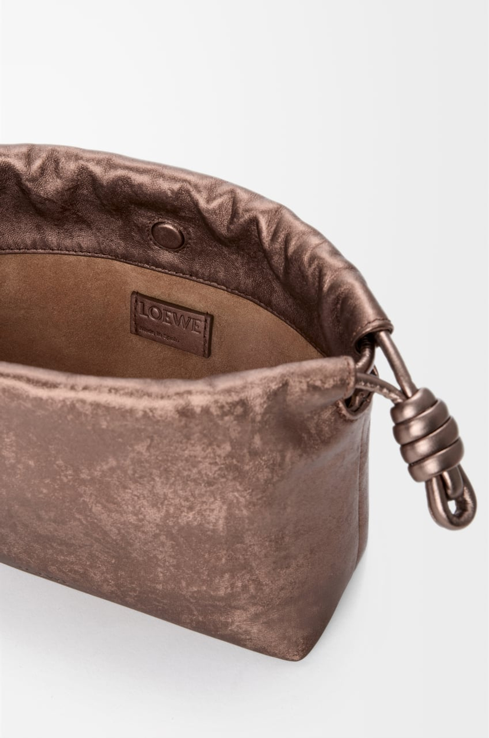 Loewe Мини-сумка Flamenco из телячьей кожи с муаровым принтом, бронзовый