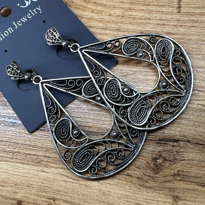 Серьги на англ. заст Bohemia капля широкая резная узор завитки морской огурец металл античный серебристый