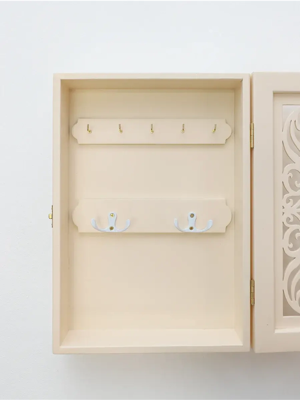 Ключница настенная в прихожую закрытая