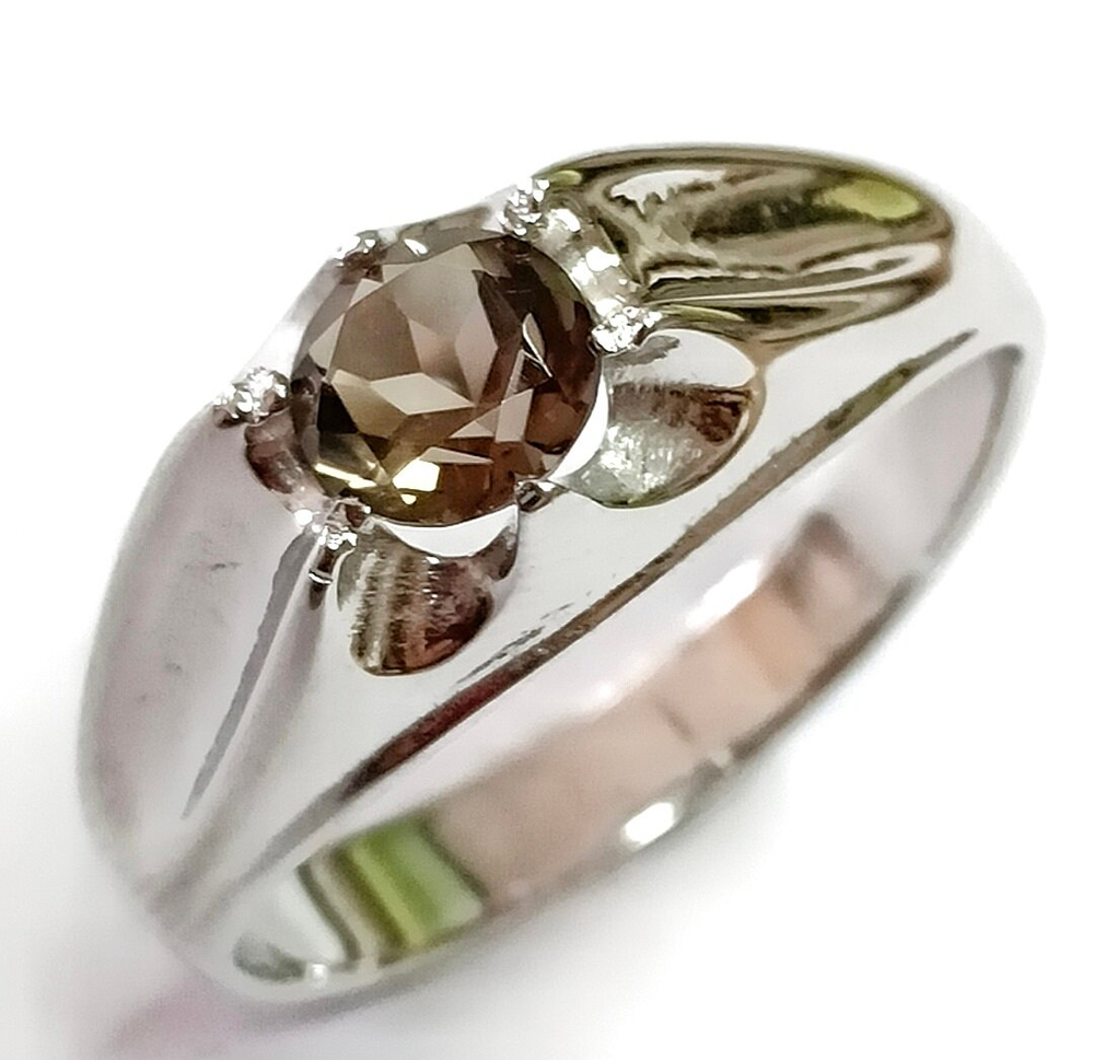 Ювелирное кольцо из серебра,вставка раух-топаз