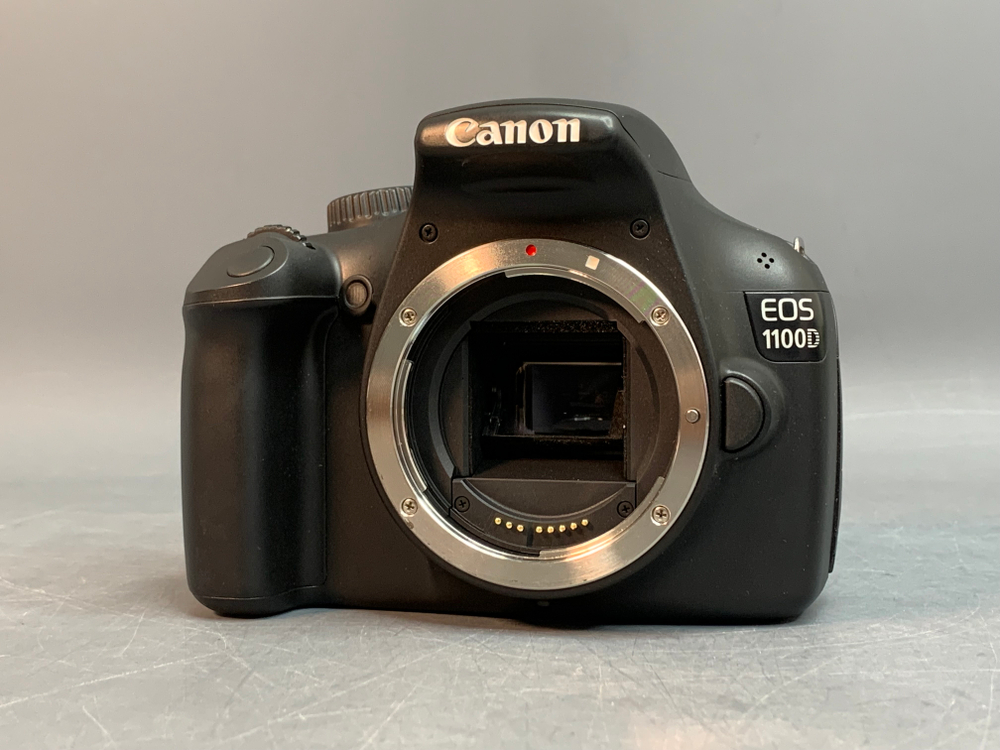 Canon EOS 1100D kit EF-S 18-55mm 3.5-5.6 ll 30 кадров
