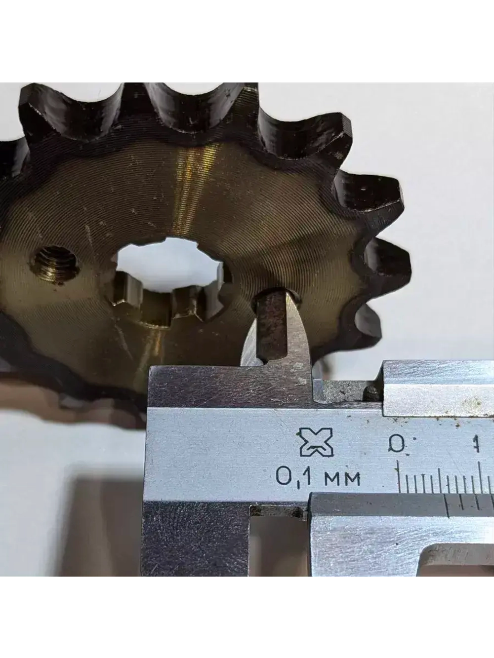 Звезда ведущая 428-15 (17 мм, сталь, закаленные зубья)