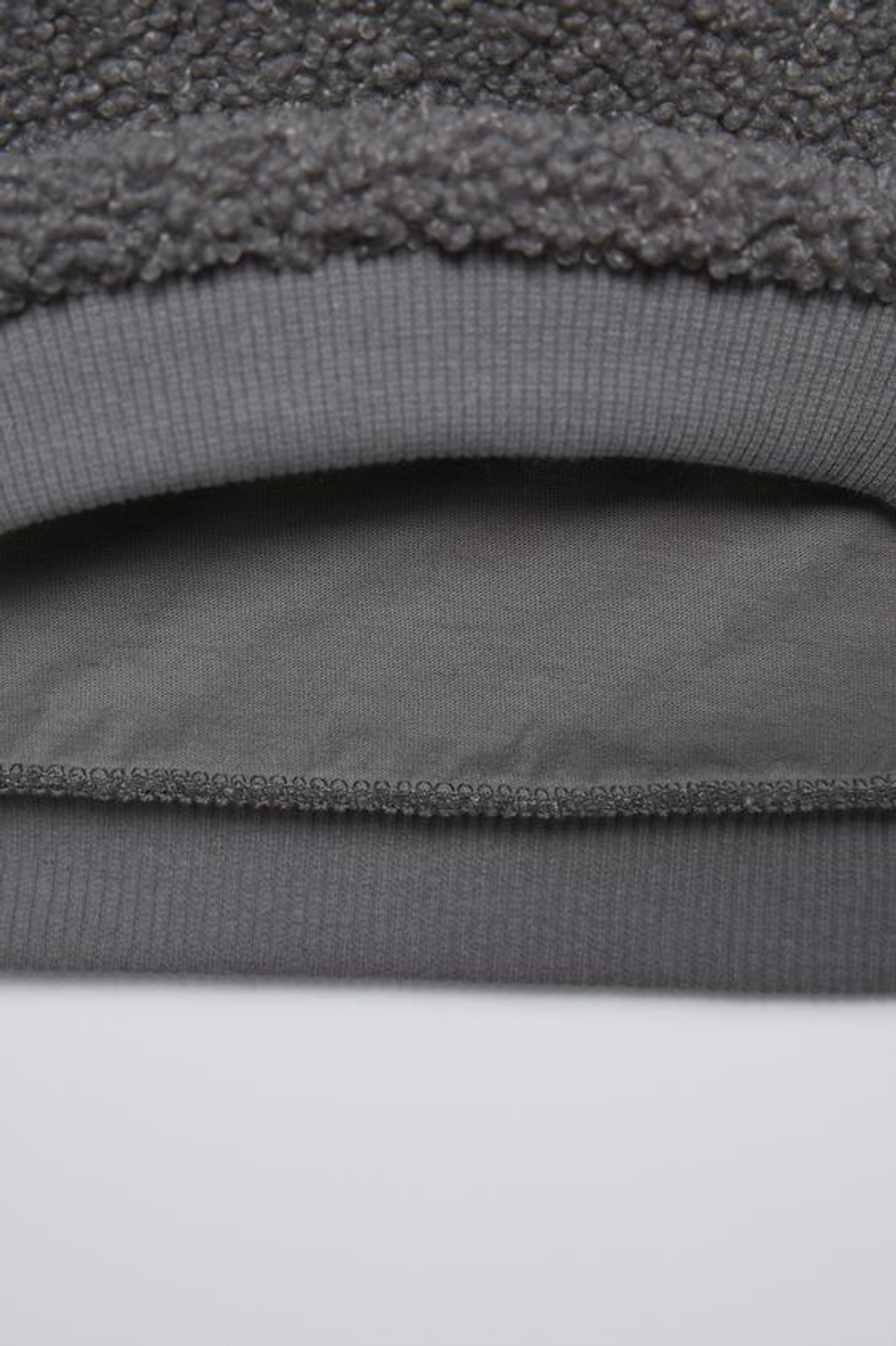 ZARA ТОЛСТОВКА ИЗ ИСКУССТВЕННОЙ ОВЧИНЫ, АНТРАЦИТОВО-СЕРЫЙ