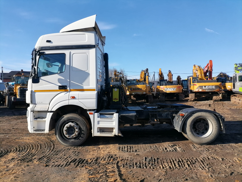 КамАЗ 5490 4x2 Седельный тягач 5490-S5 (Дизель/Газ, 12,0 л, 401 л.с., МТ)