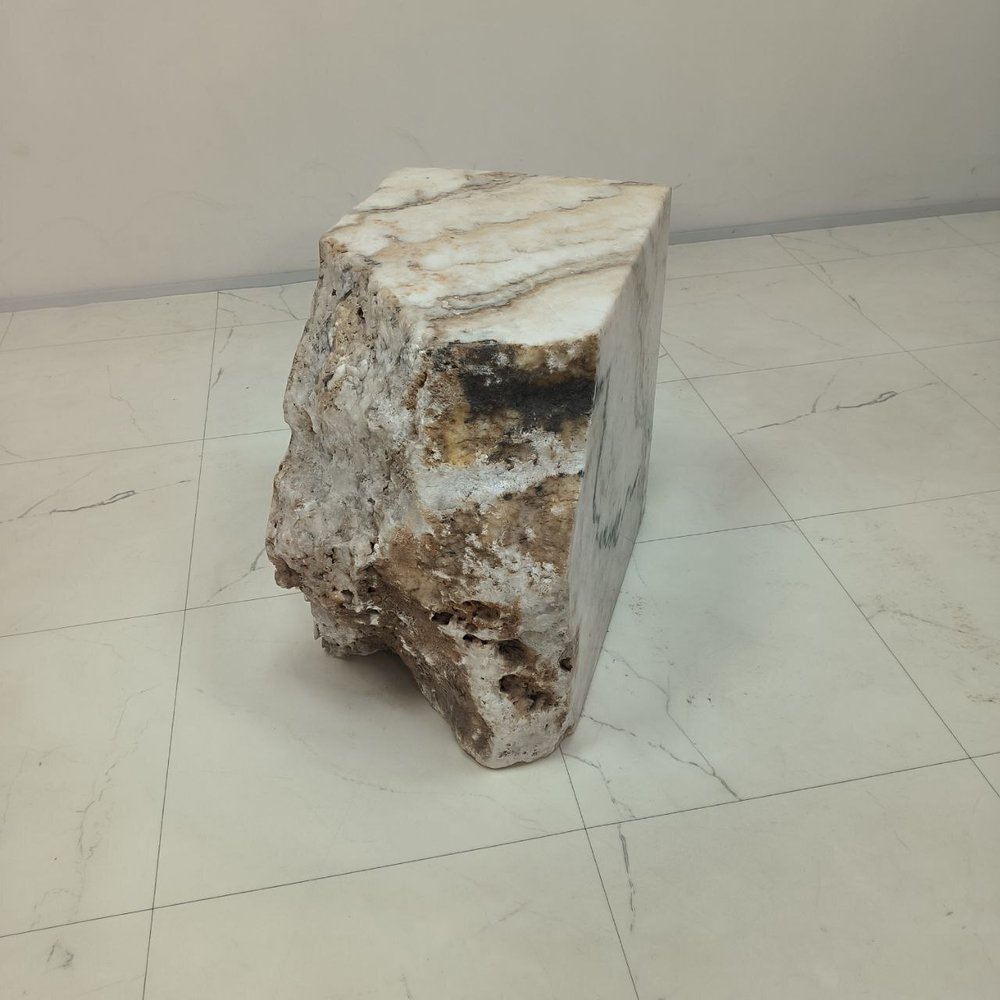 Стол из оникса 65584  (45*32*45) 0195