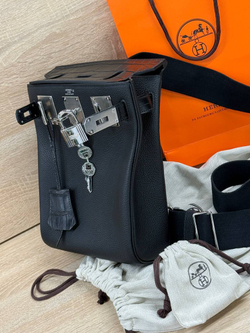 Сумка-мессенджер из кожи крокодила Hermes