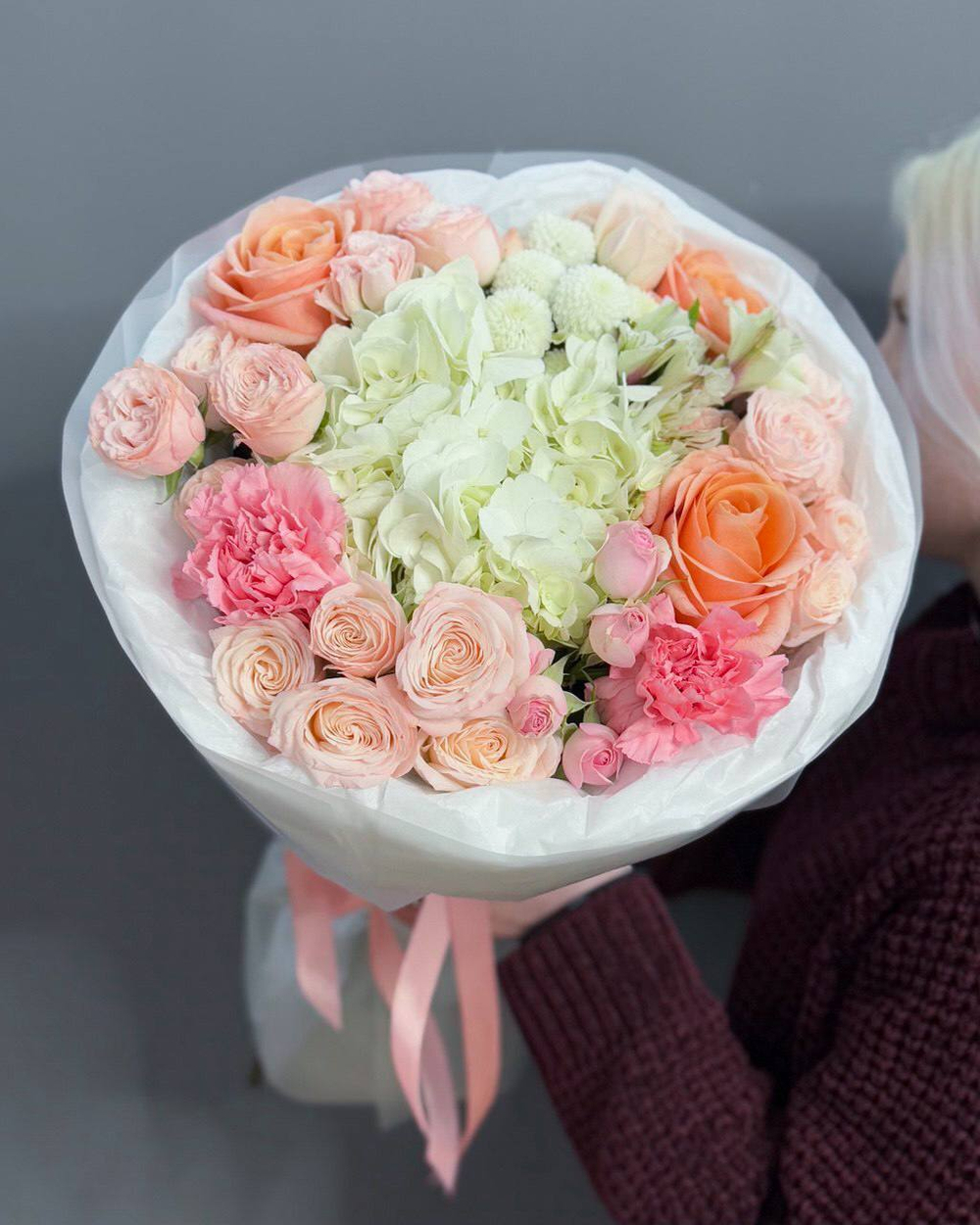 Авторский букет с белой гортензией