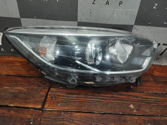 Фара правая галоген Renault Kaptur 16-22 Б/У Оригинал 260108765R