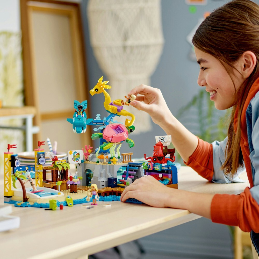 LEGO Friends - Пляжный парк развлечений 41737