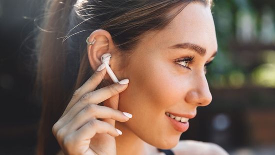 Apple AirPods Pro 2022 vs 3 vs 2 vs Max - Cравнение всех актульных сейчас моделей аирподс по параметрам, стоимости в России в 2022 году.