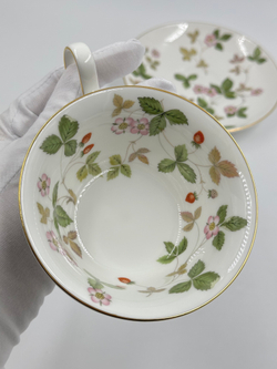 Чайная пара Wedgwood, Wild Strawberry