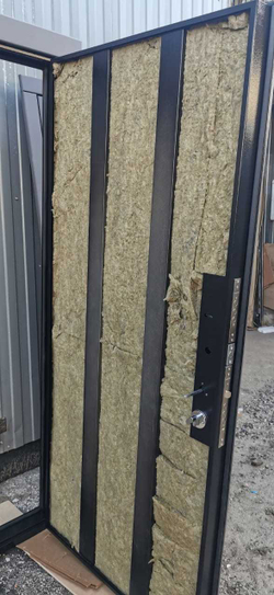 Входная металлическая дверь с зеркалом Рекс Космо 2К Графит / Большое зеркалом СБ-16 Бетон светлый 12мм