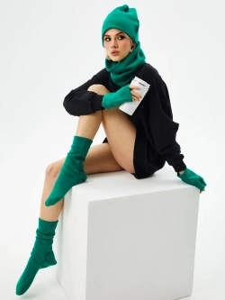 Шапка бини с начесом для хвоста, дред и кос