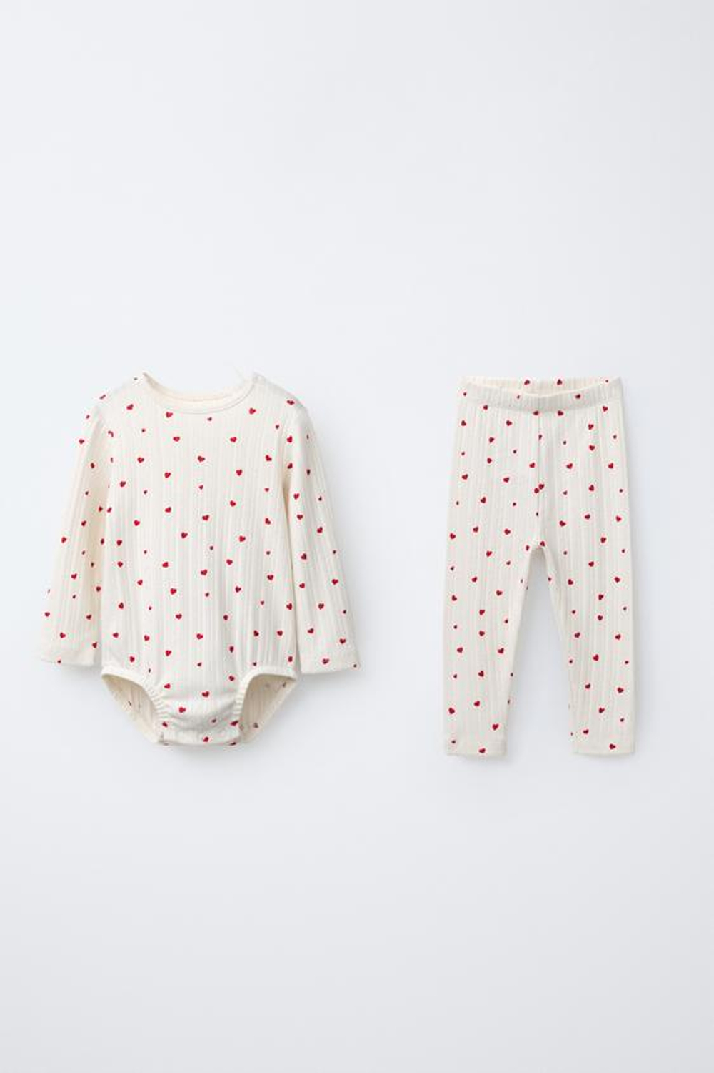 ZARA КОМПЛЕКТ ИЗ БОДИ И ЛЕГИНСОВ С СЕРДЕЧКАМИ, ЭКРЮ