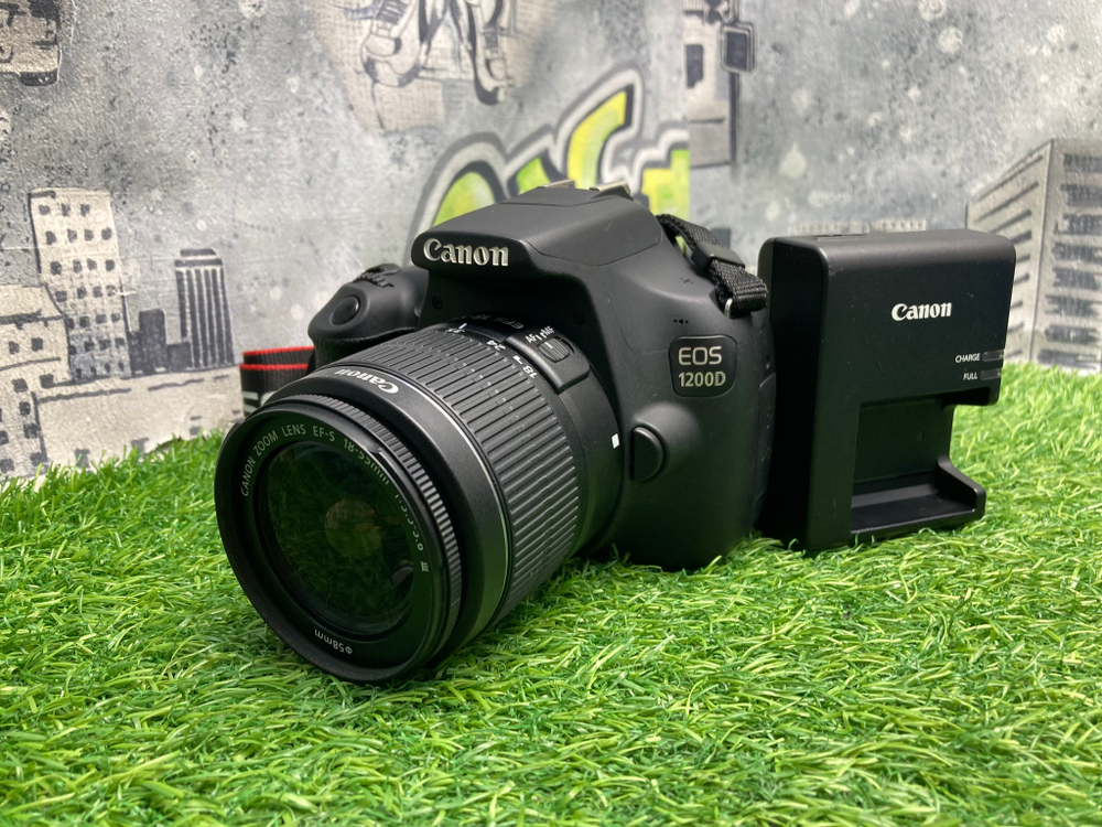 Canon 1200D kit 18-55mm IS II 26.300 кадров