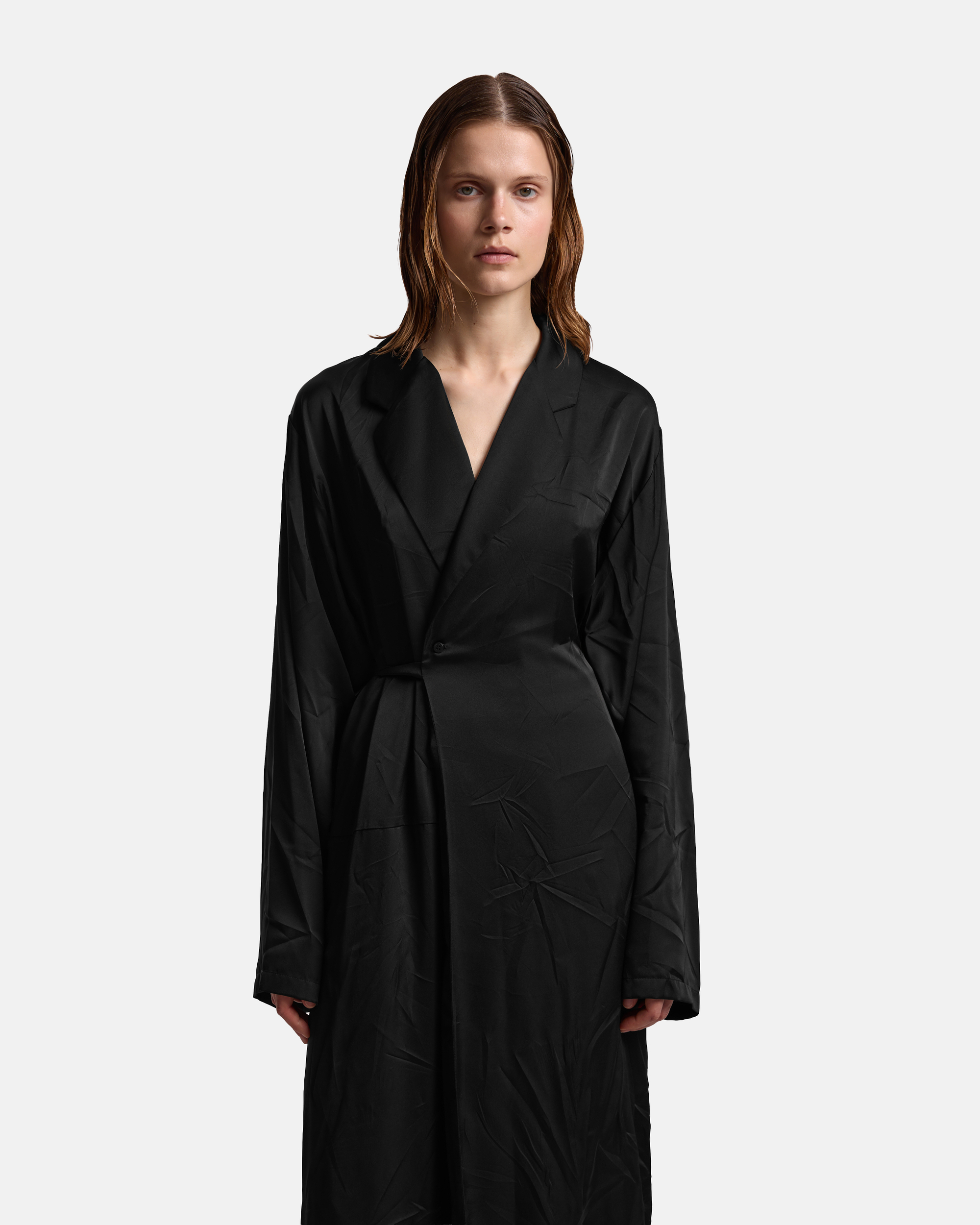 ТРЕНЧ-ХАЛАТ С ЗАМЯТОСТЯМИ ИЗ САТИНА