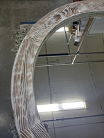 Зеркало круглое в деревянной раме