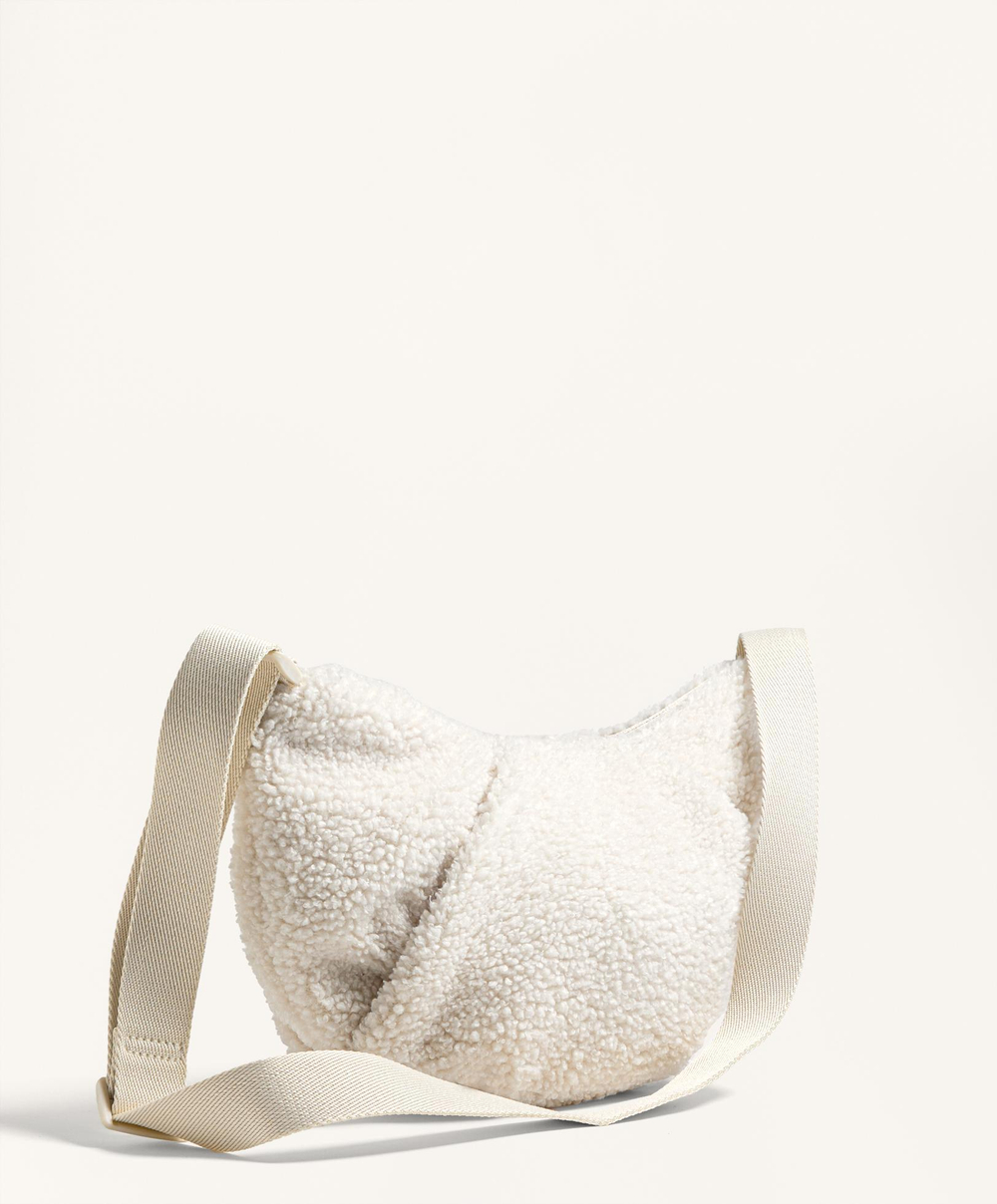 Oysho Мини-сумка через плечо из искусственной овчины, экрю