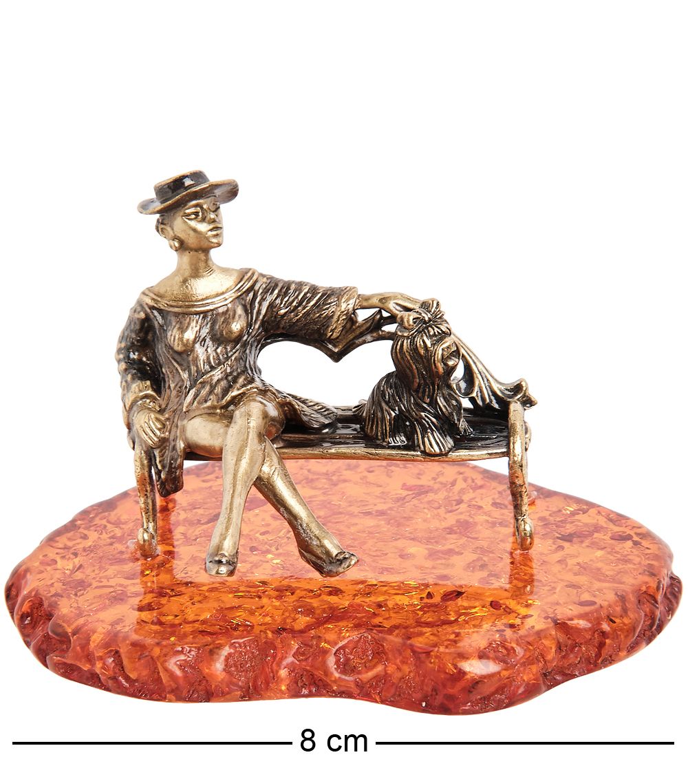 Народные промыслы AM-1861 Фигурка «Дама с собачкой» (латунь, янтарь)