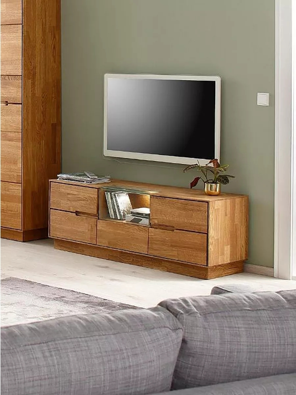 Тумба под телевизор Паво из дуба с подсветкой 140х42х50