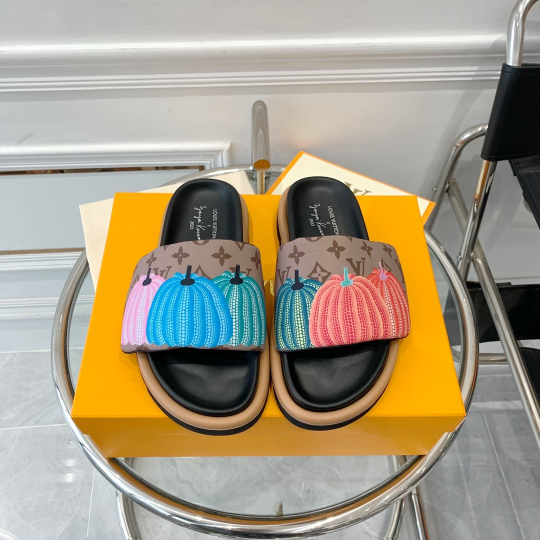 Louis Vuitton Pool Pillow Flat Comfort Mule