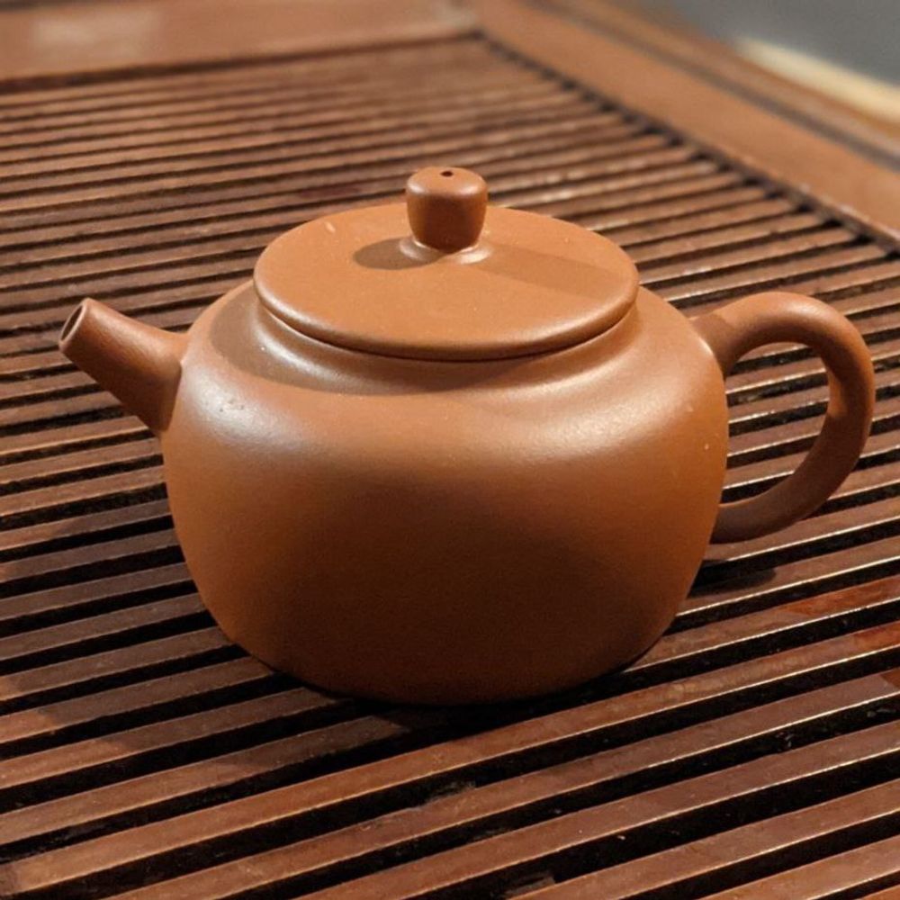 Чайник исинский, "приплюснутый"