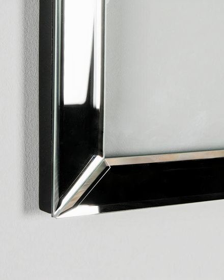 Квадратное зеркало в раме “Карлсбад”