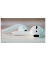 Беспроводные наушники Apple AirPods 2 с зарядным футляром