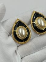 Серьги с чёрной эмалью и «жемчугом»