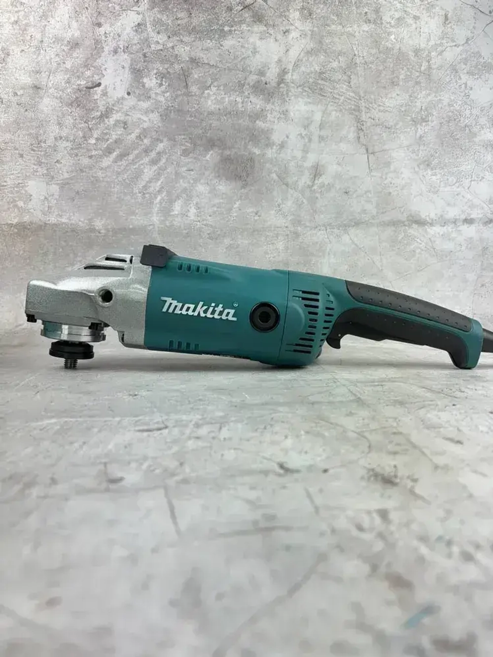 Болгарка Макита 230мм Шлифмашина угловая Makita GA9020