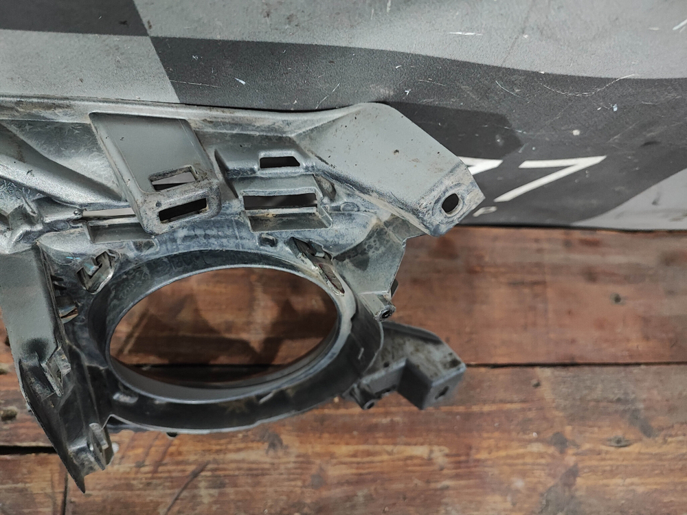 Накладка ПТФ правая Toyota Land Cruiser 200 12-15 Б/У Оригинал 5203060080