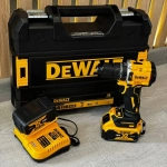 DeWalt Дрель-шуруповерт, 18 В, 40 Нм, 2 АКБ