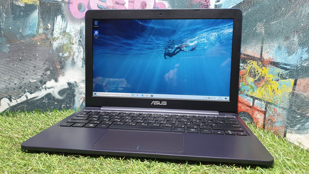 Ноутбук ASUS Celeron/4Gb/E203M E203MA-FD001T /Wibdows 10