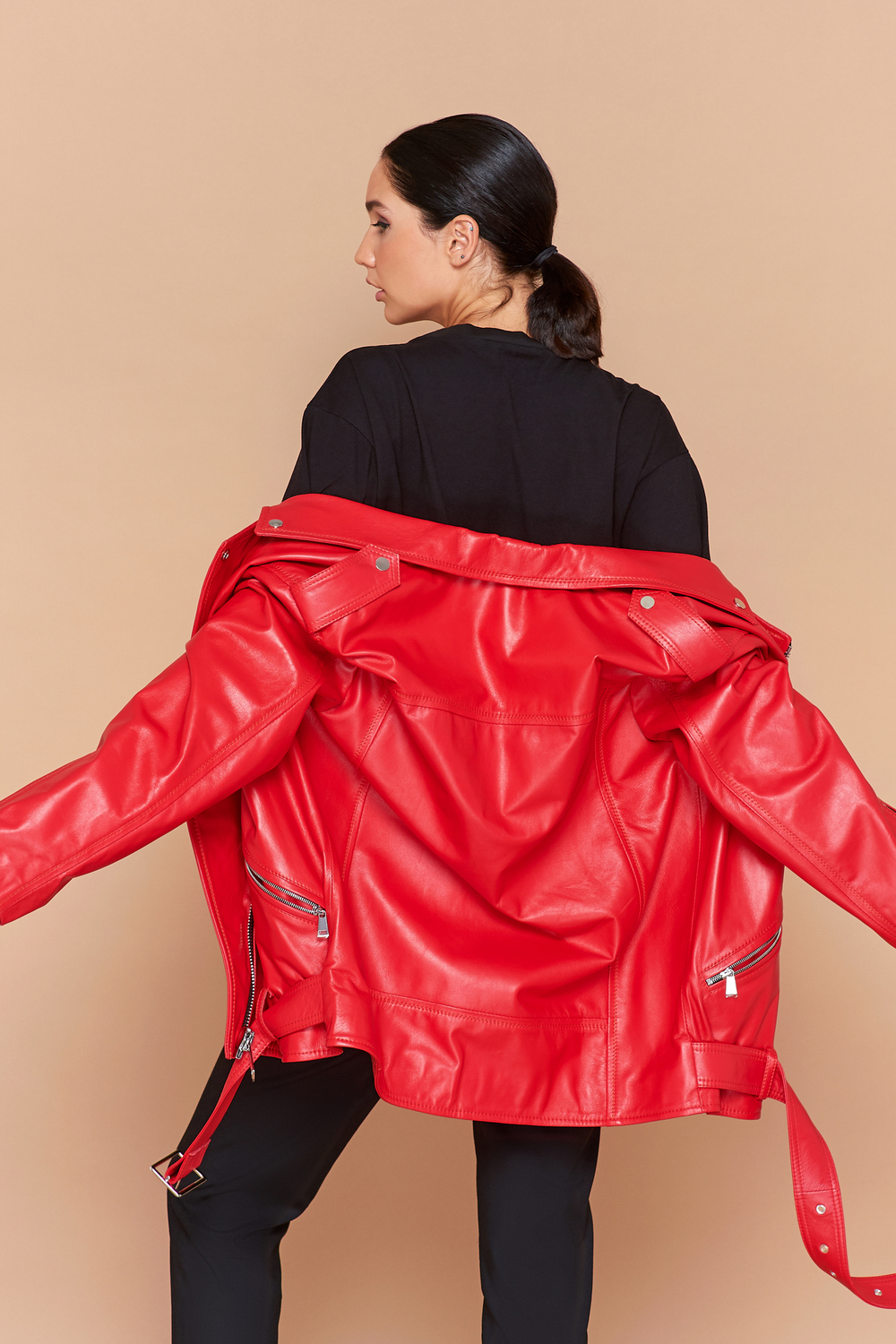 Косуха красная oversize мягкая кожа