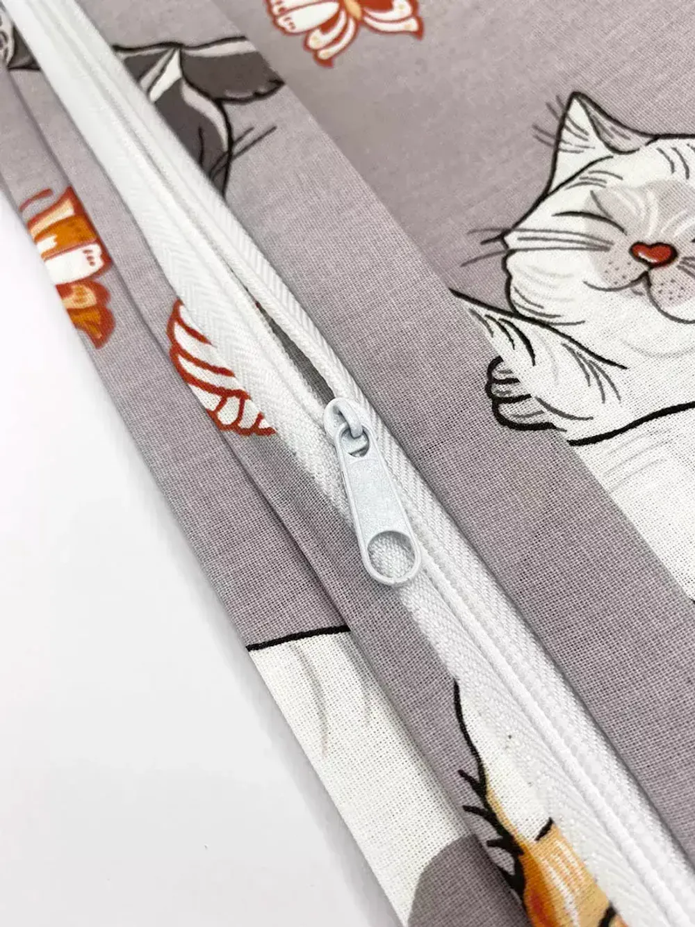 Наволочка комплект 2шт перкаль Сказка "Kitties" 45х45 см на молнии