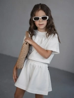 Летний костюм для девочки с шортами