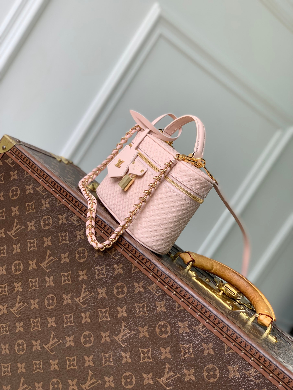 Louis Vuitton Vanity Chain Pouch