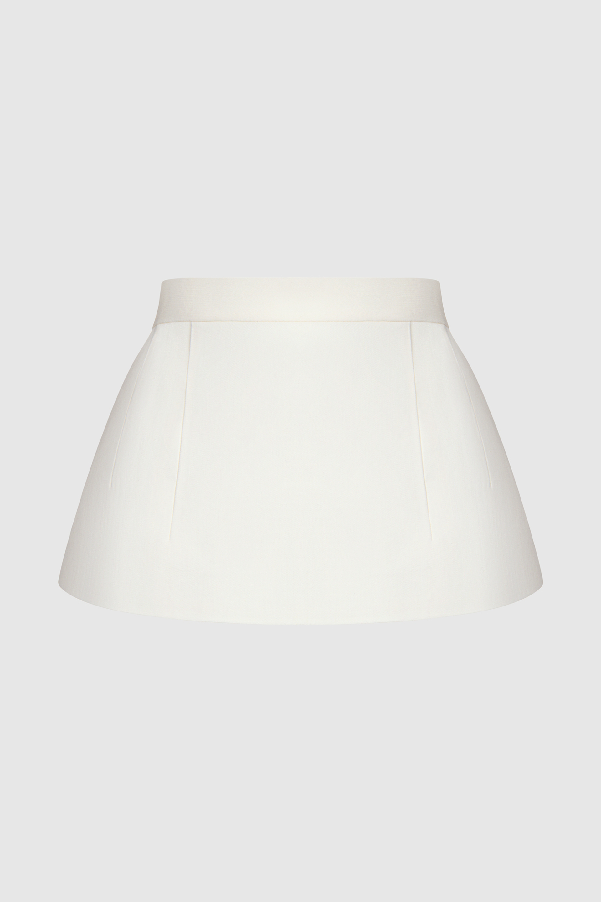 Баска белая из костюмной ткани