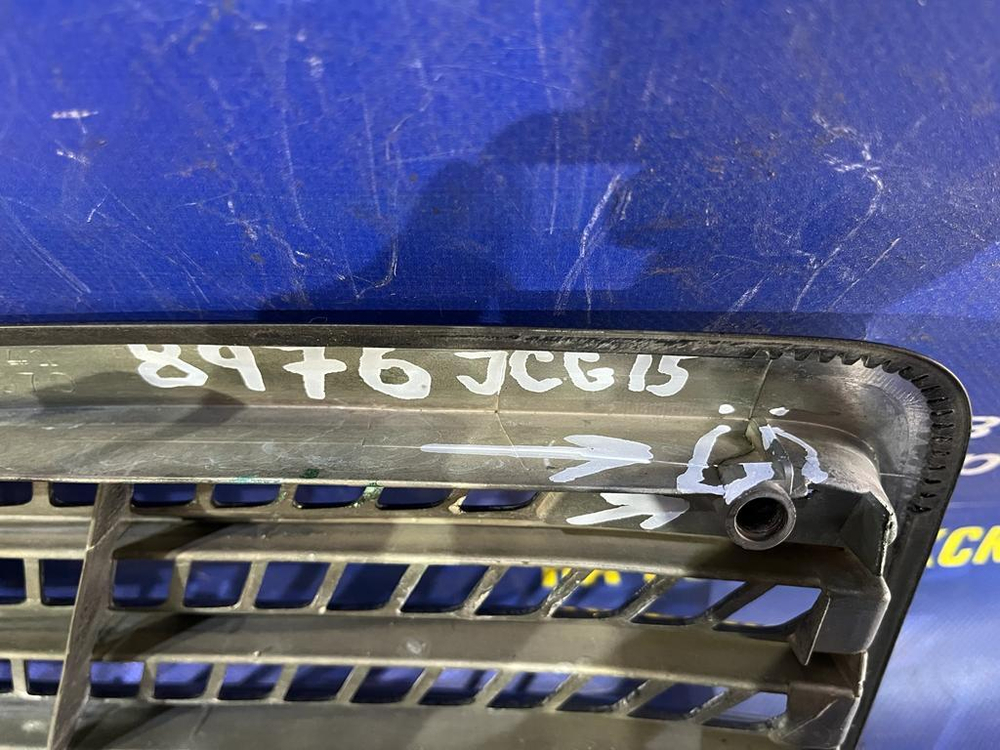 Решетка радиатора TOYOTA PROGRES 2001-2007