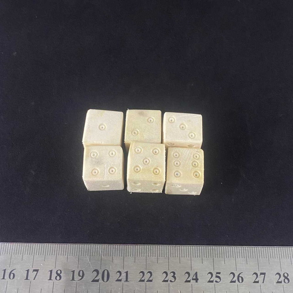 Кости игральные (рог лося)