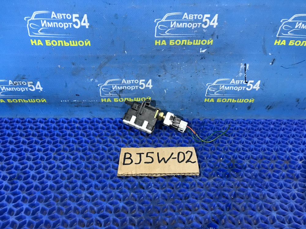 Датчик педали тормоза MAZDA FAMILIA 2001