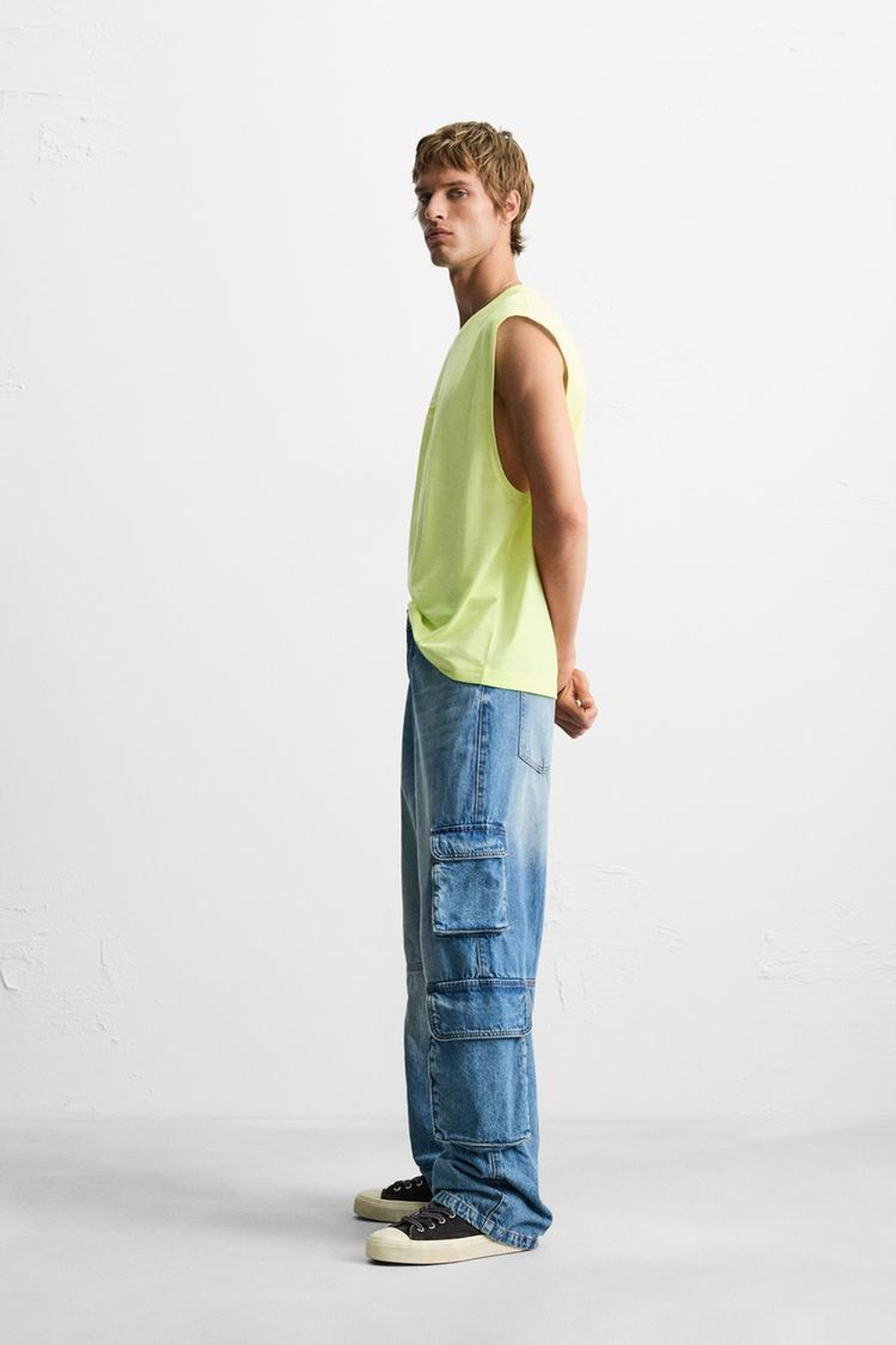 ZARA ФУТБОЛКА С РЕЛЬЕФНЫМ ПРИНТОМ, НЕОНОВО-ЖЕЛТЫЙ