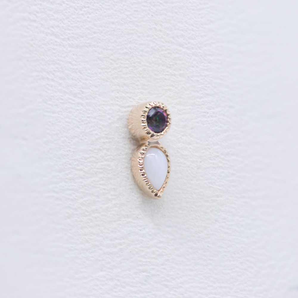 Medal teardrop with natural stone