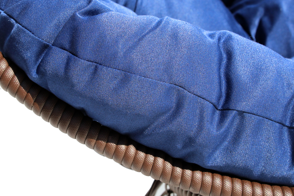 Кресло на подставке Garden story Николетта 1 уп (корзина коричневая, подставка коричневая, подушка синяя Т21) (M)