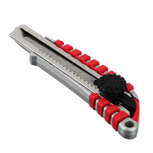 Нож 18мм металлический усиленный с сегментированным лезвием круглый фиксатор HEADMAN