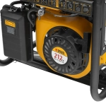 Генератор бензиновый DENZEL PS-33E, 3.3 кВт мощность и 212 см3 объем двигателя, 15 л объем топливного бака, ручной и электростартер, блок AVR, 2 розетки и выход 12 В/USB 5 В, 94537