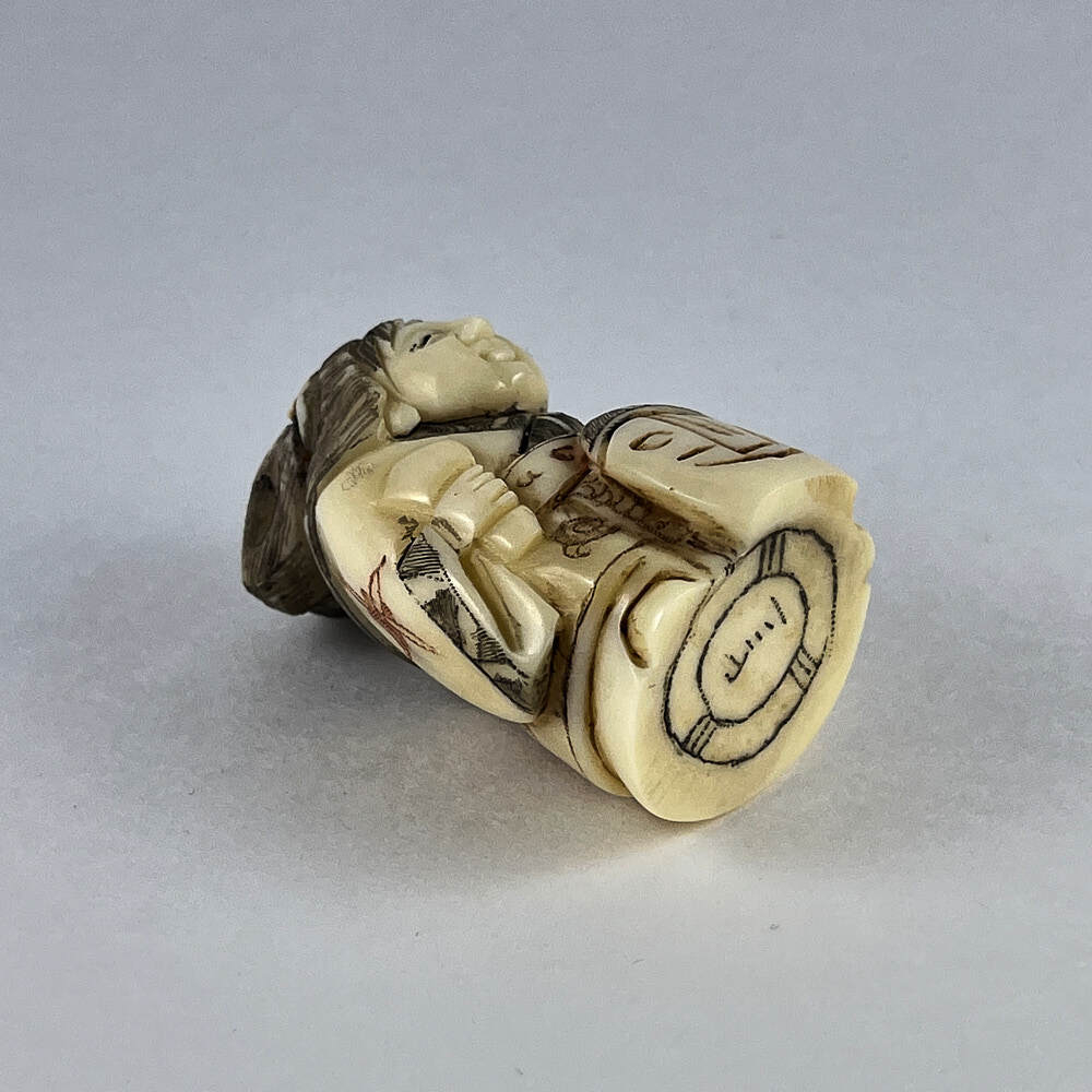 Статуэтка нэцкэ Бэндзайтэн (или Бэнтэн)